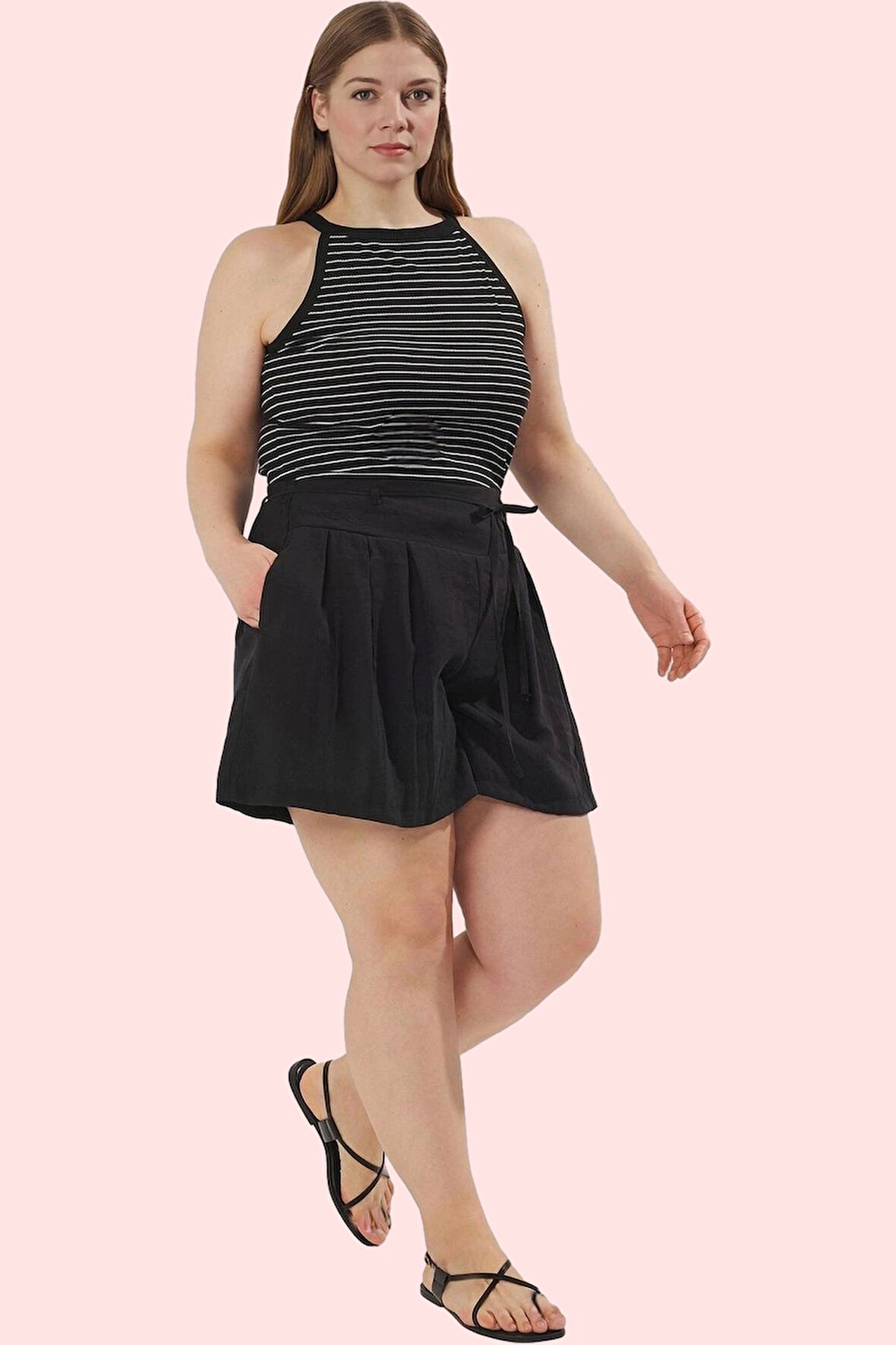 Yazlık Kadın Şort Renk Büyük Beden Yüksek Bel Geniş Paça Dokuma Kumaş Yaz Aylarının Vazgeçilmezi