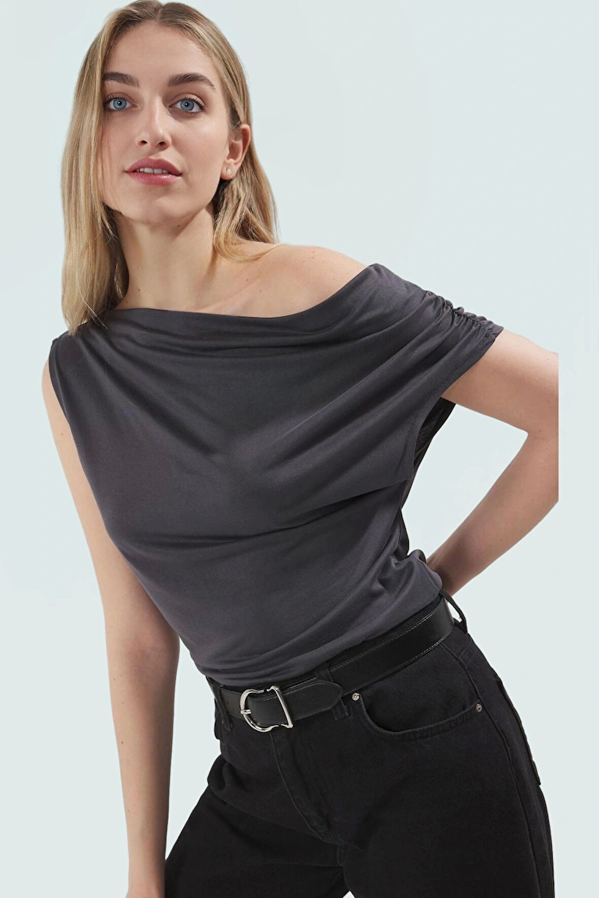 Rahat Şık Fitted Bluz Asimetrik Yaka Modal Kumaş Günlük Kombinler Özel Tasarım Konforlu Kesim