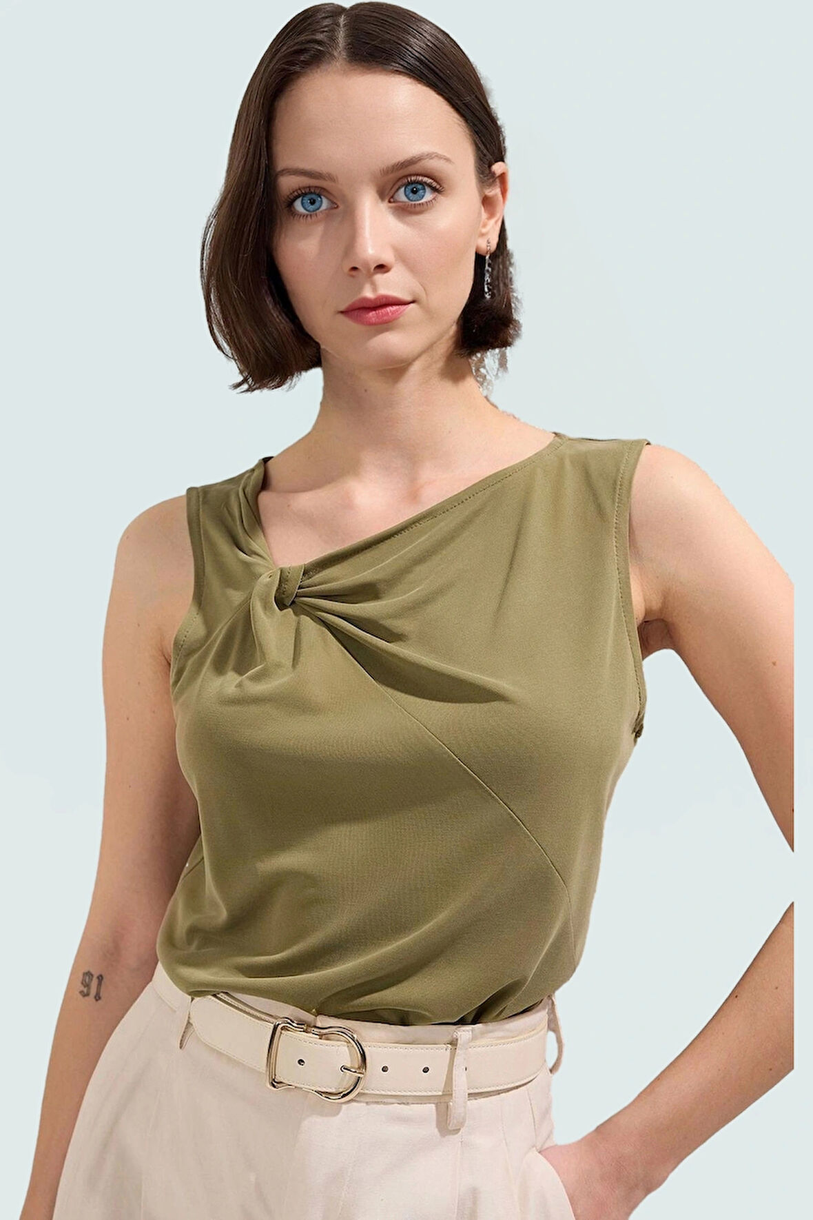 71% Modal 29% Polyester Bluz Büzgü Detaylı Asimetrik Yaka Regular Premium Kalite