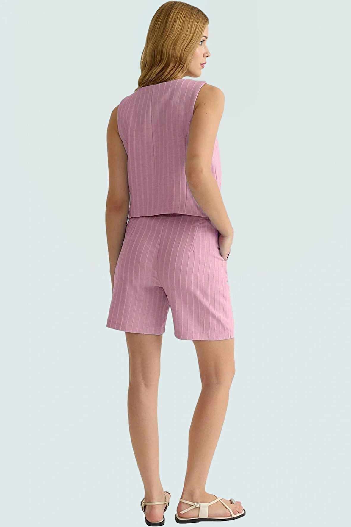 Rahat ve Şık Yazlık İkili Takım Viskon Süprem Yelek Şort Trend Tasarım Seçkin Malzeme Modern Stil