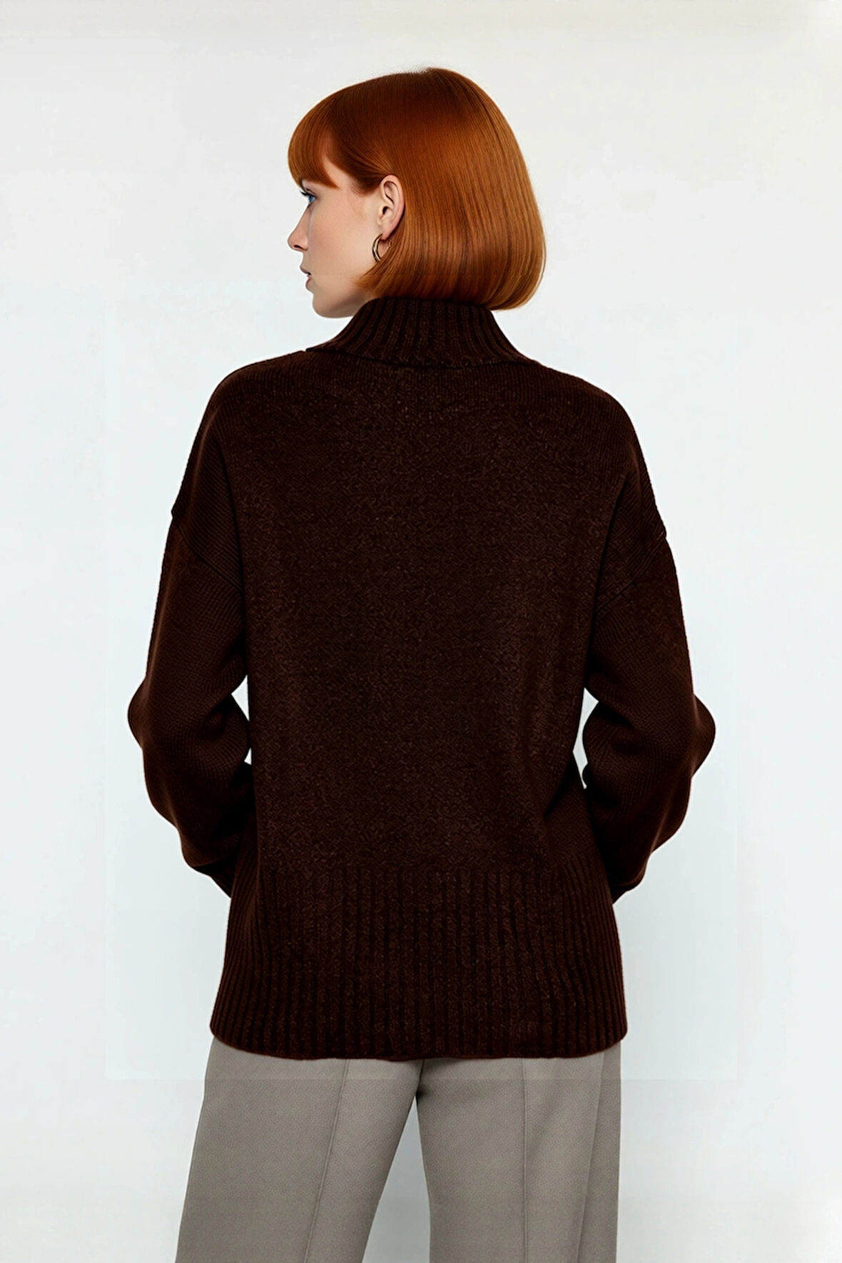 Kadın Basic Düz Desen Oversize Kesim Dik Yaka Triko Kazak Reglan Kol Kış Aylarının Konforlu Şıklığı