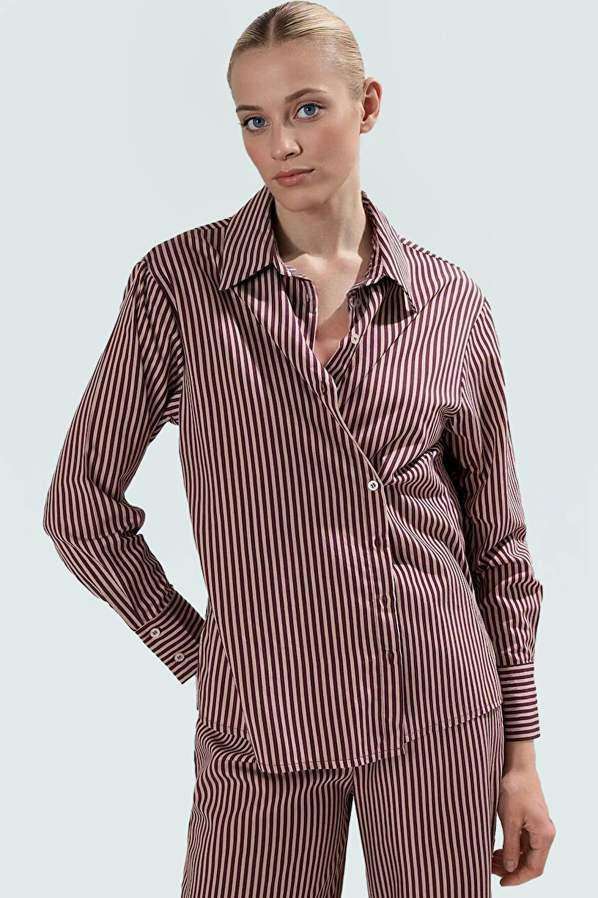 Dokuma Viskoz Çizgili Takım Elbise Şıklık ve Konfor Bir Arada Günlük Kullanım İçin