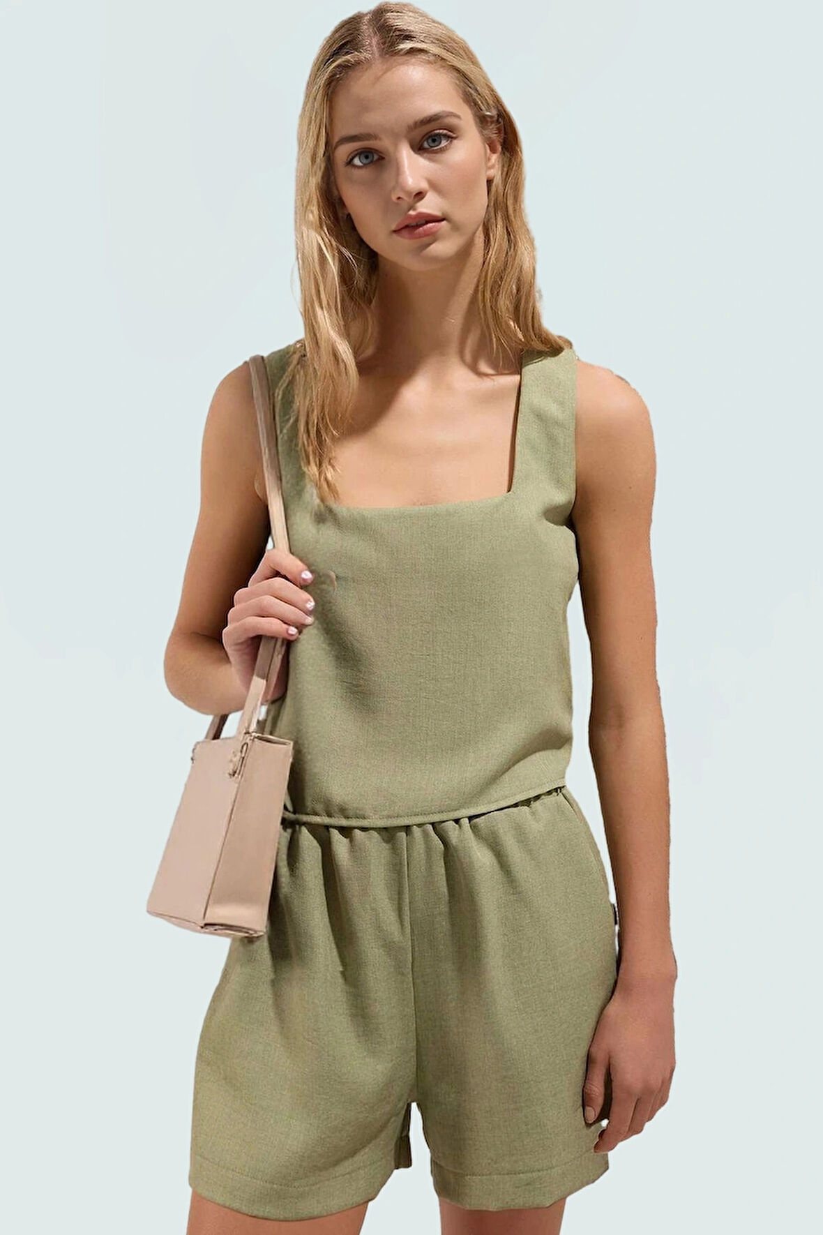 Rahat ve Şık Kadın Yaz Takımı Kısa Şort Bluz Polyester Yüksek Bel Kullanım