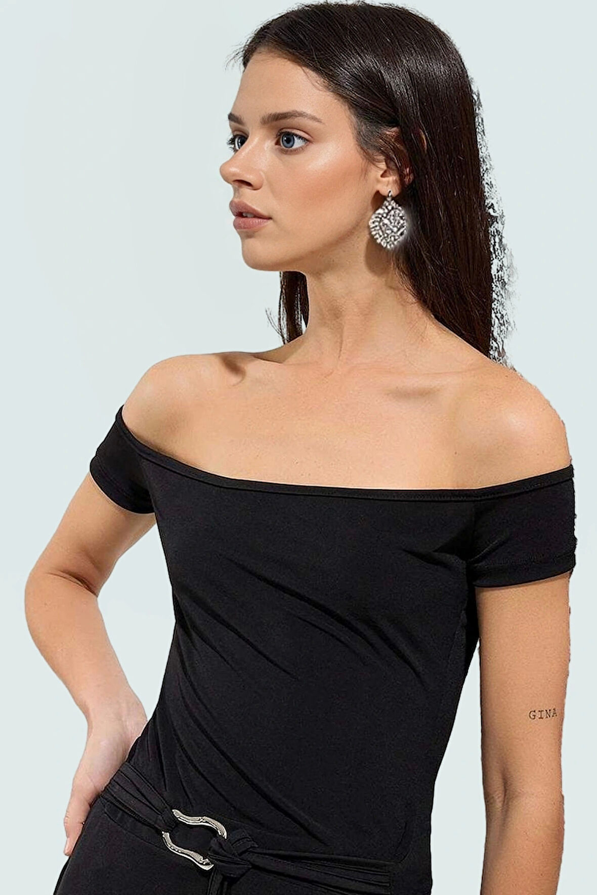 Rahat Yazlık Örme Bluz Uzun Kemer Detaylı Carmen Yaka Kaliteli İşçilik Seçkin Malzeme