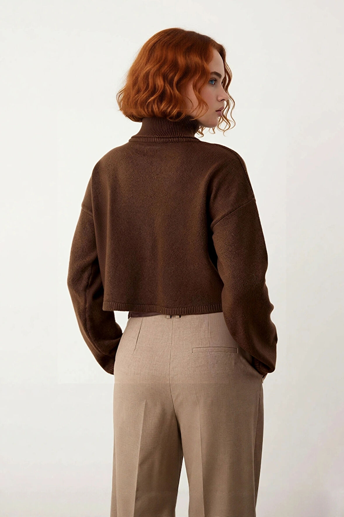 Kadın Oversize Balıkçı Yaka Düşük Kol Triko Kazak Süper Crop Boy Kışlık Rahat Ve Şık Tasarım