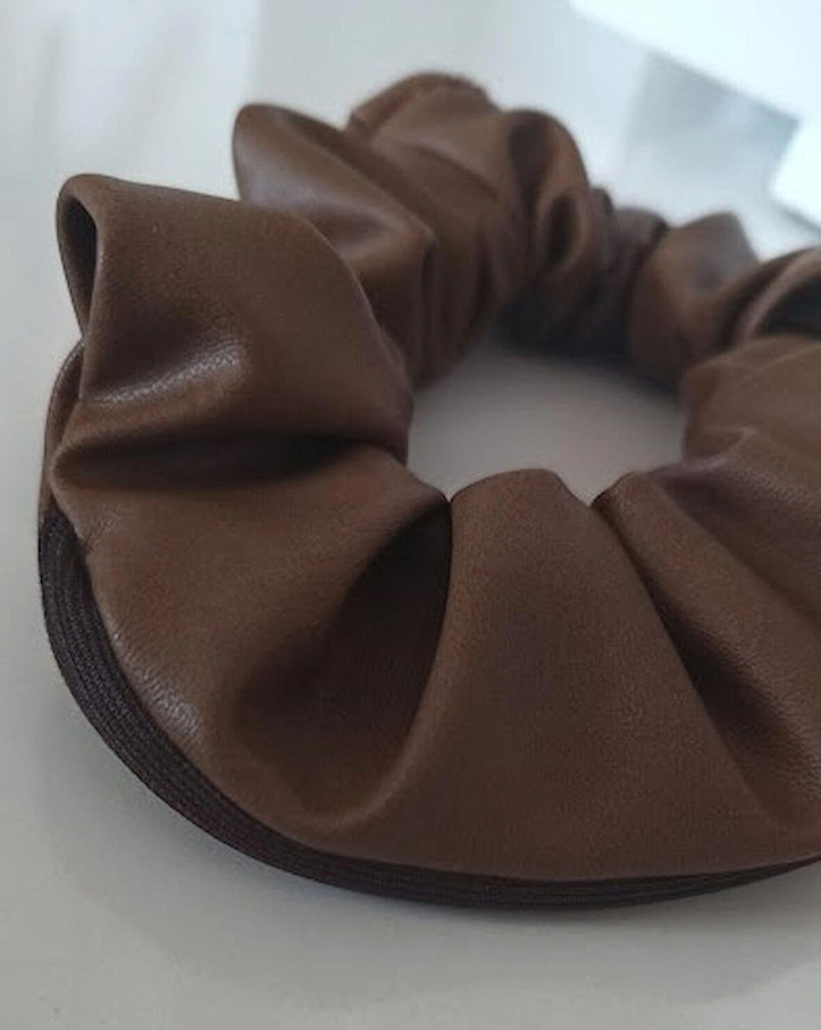 FERMUARLI LASTİKLİ SUNİ DERİ TOKA KAHVE