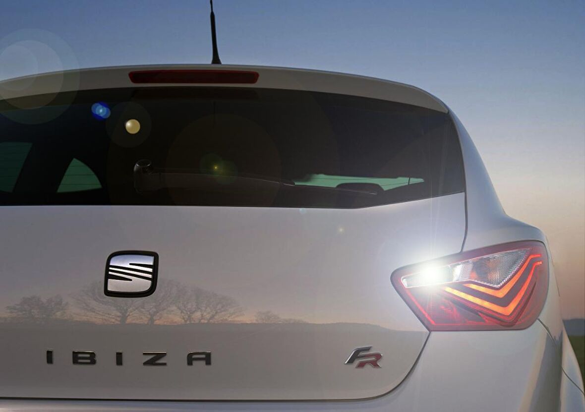 Seat İbiza (2016 ve Sonrası) LED Geri Vites Ampulu 1 Adet FEMEX