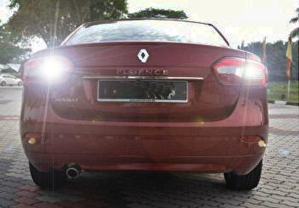 RENAULT Fluence Geri Vites Aydınlatma LED Ampul FEMEX Premium P21W