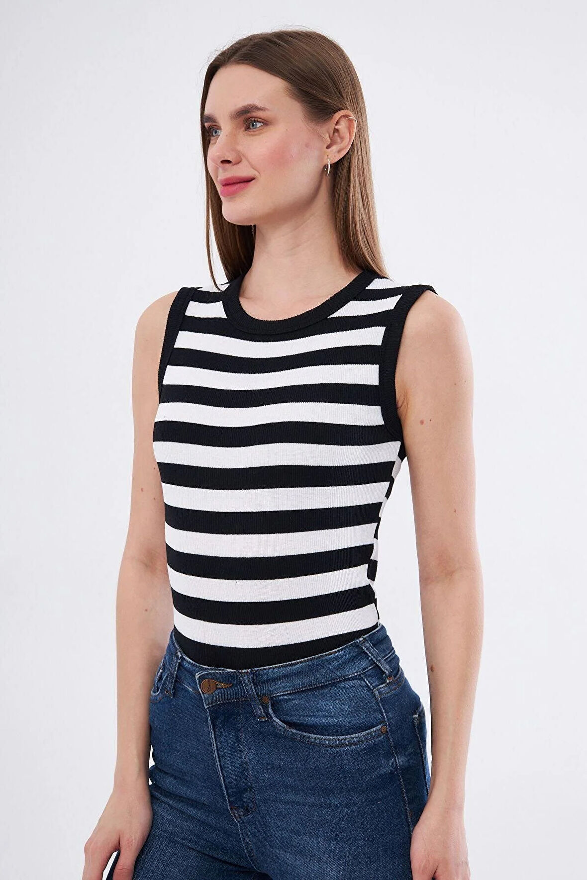  SiyahBeyaz Çizgili Fitlilli Likralı Pamuklu Bisiklet Yaka Kolsuz Tshirt Atlet