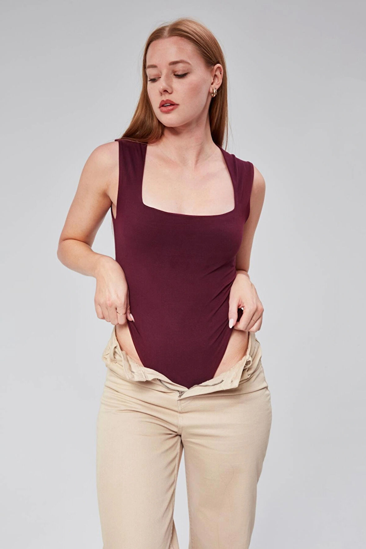 Bordo Astarlı Sıfır Kol Kare Yaka Dekolteli Çıtçıtlı Bodysuit