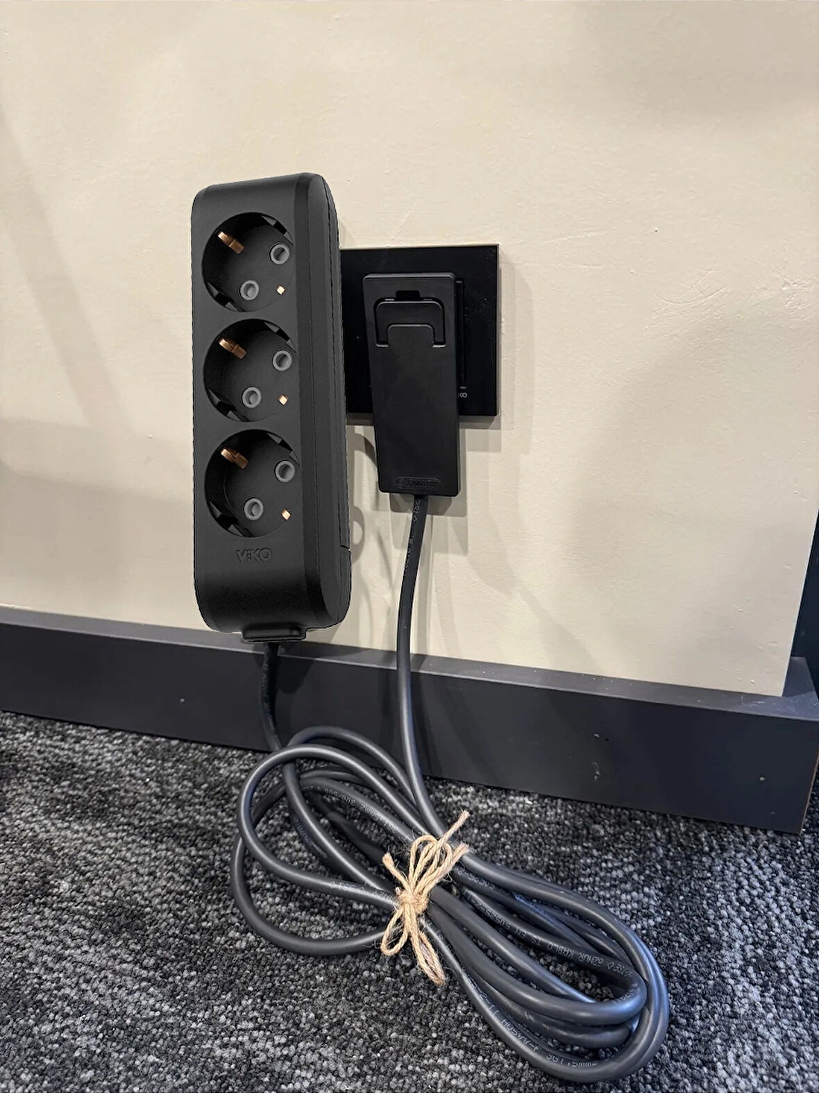 Viko Modern Ultra İnce Fişli 3’lü Grup Priz 3 metre Çoklu Fişli Siyah