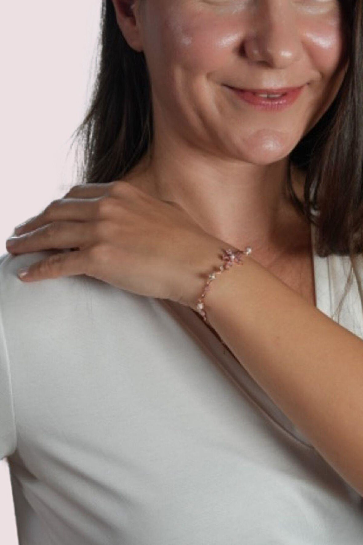Madam Matmazel Sevgililer Günü Hediyesi İnci Detaylı Nergis Çiçeği Bileklik,14K Rose Altın Kaplama Kübik Zirkon (CZ), 925 Ayar Gümüş, Kadın