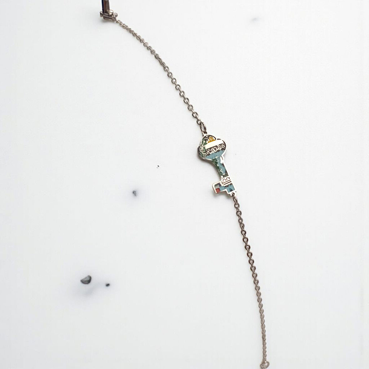 Filistin Temalı Anahtar Figürlü Bileklik – Özel Tasarım Anlamlı Takı