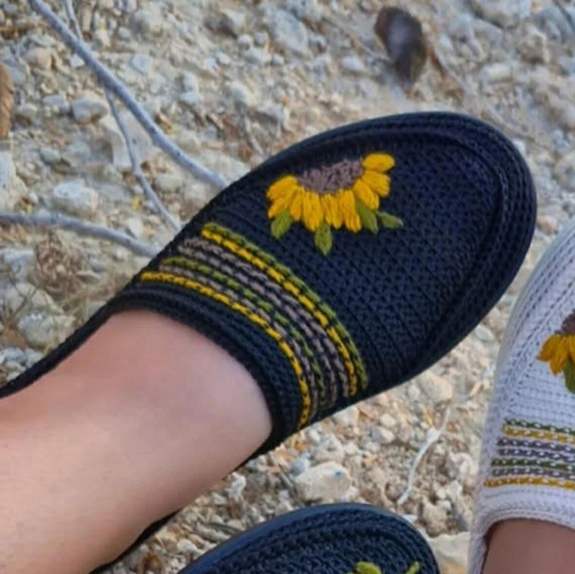 El Örgüsü Nakışlı Lacivert Kadın Espadril