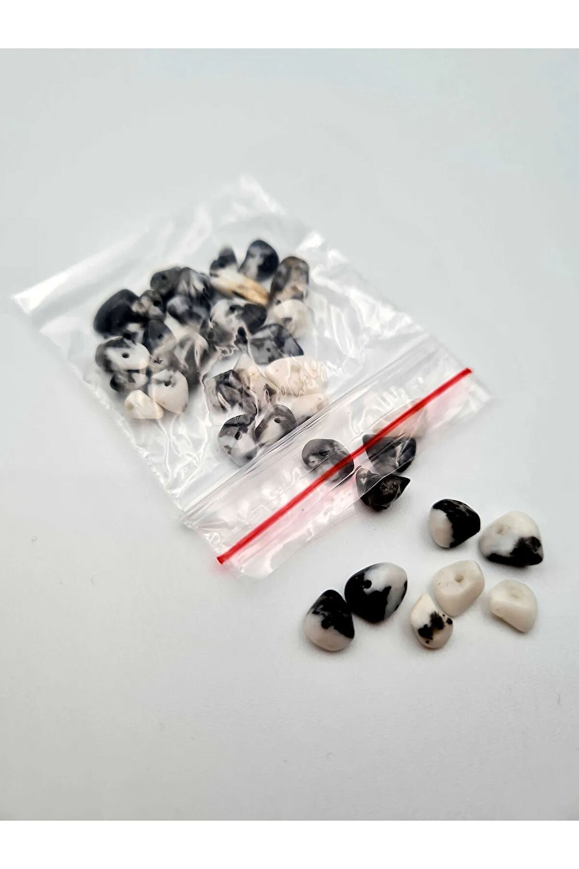 Sertifikalı Panda Jasper Kırık Doğal Taş 10 gr Delikli Doğal Taş