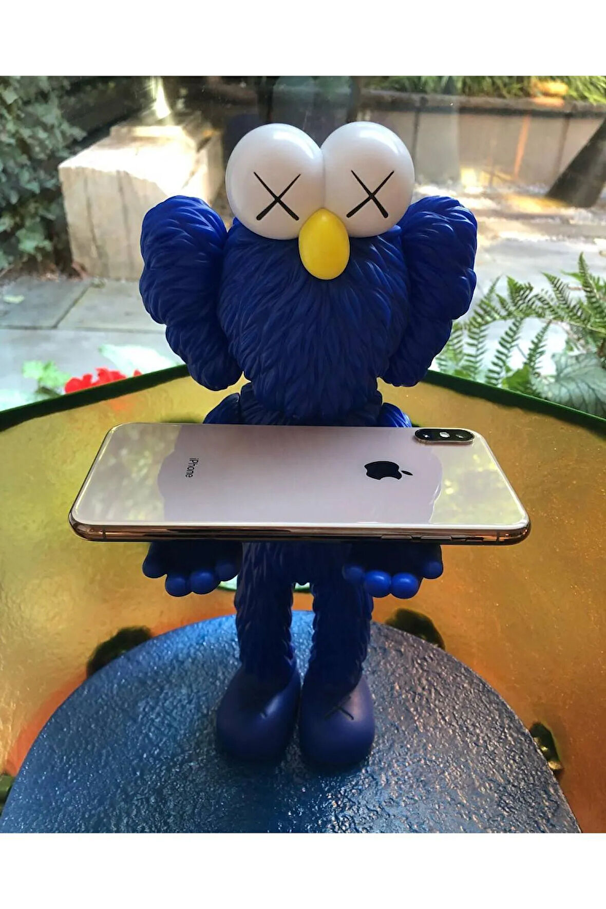 Kaws BFF Telefon Standı Kaws BFF Telefon Tutacağı Kaws Boyalı Figür Büyük Boy 20CM