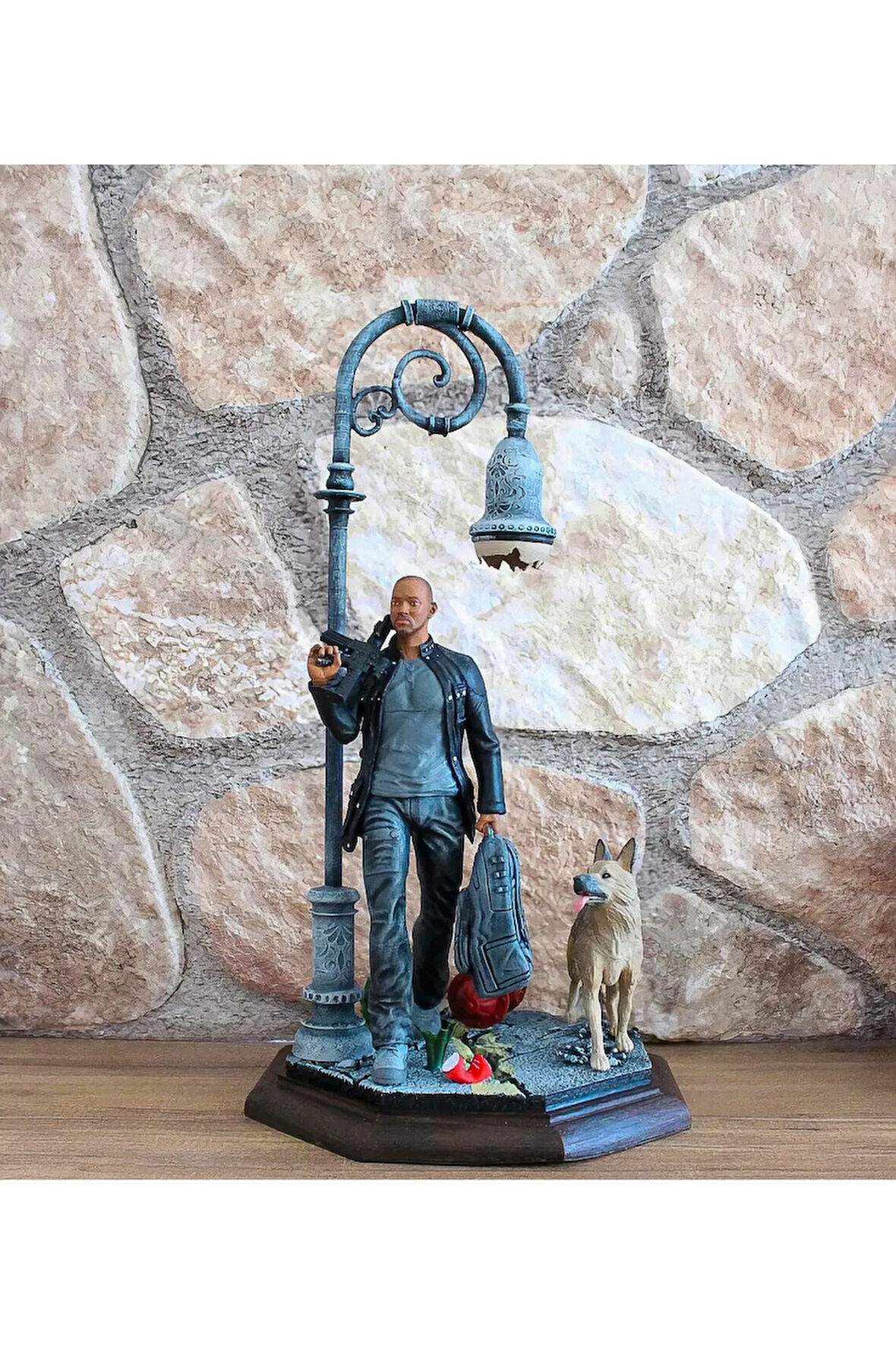 Ben Efsaneyim Figür I am Legend Figür Will Smith Dekoratif Obje 25 CM Büyük Boy