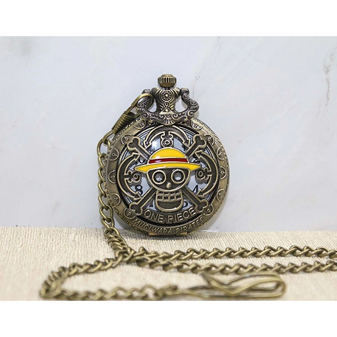 One Piece Köstekli Saat 4*5 Cm