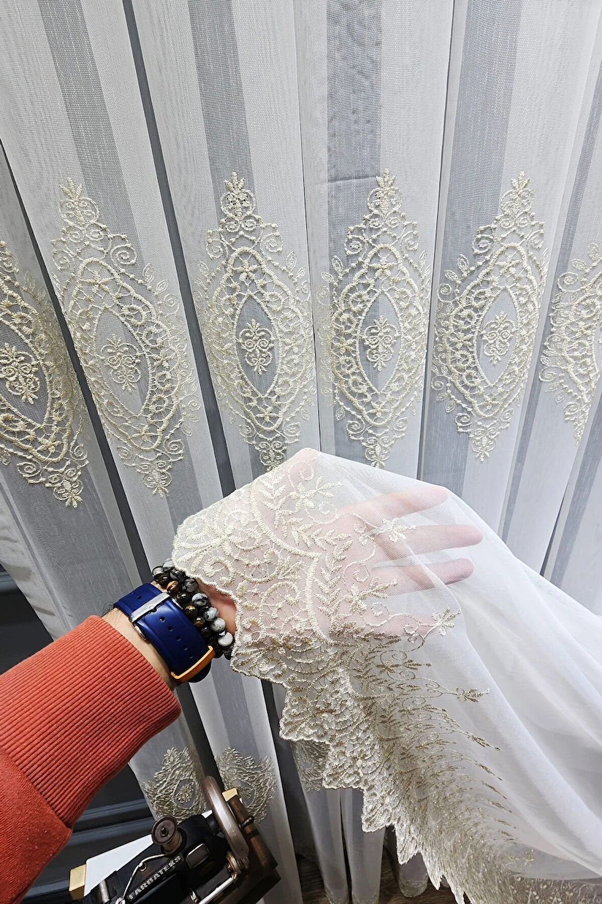 Gold Altın Orta İstanbul Damask  İşlemeli Salon Model Tasarım 3Kat Pileli Tül perde