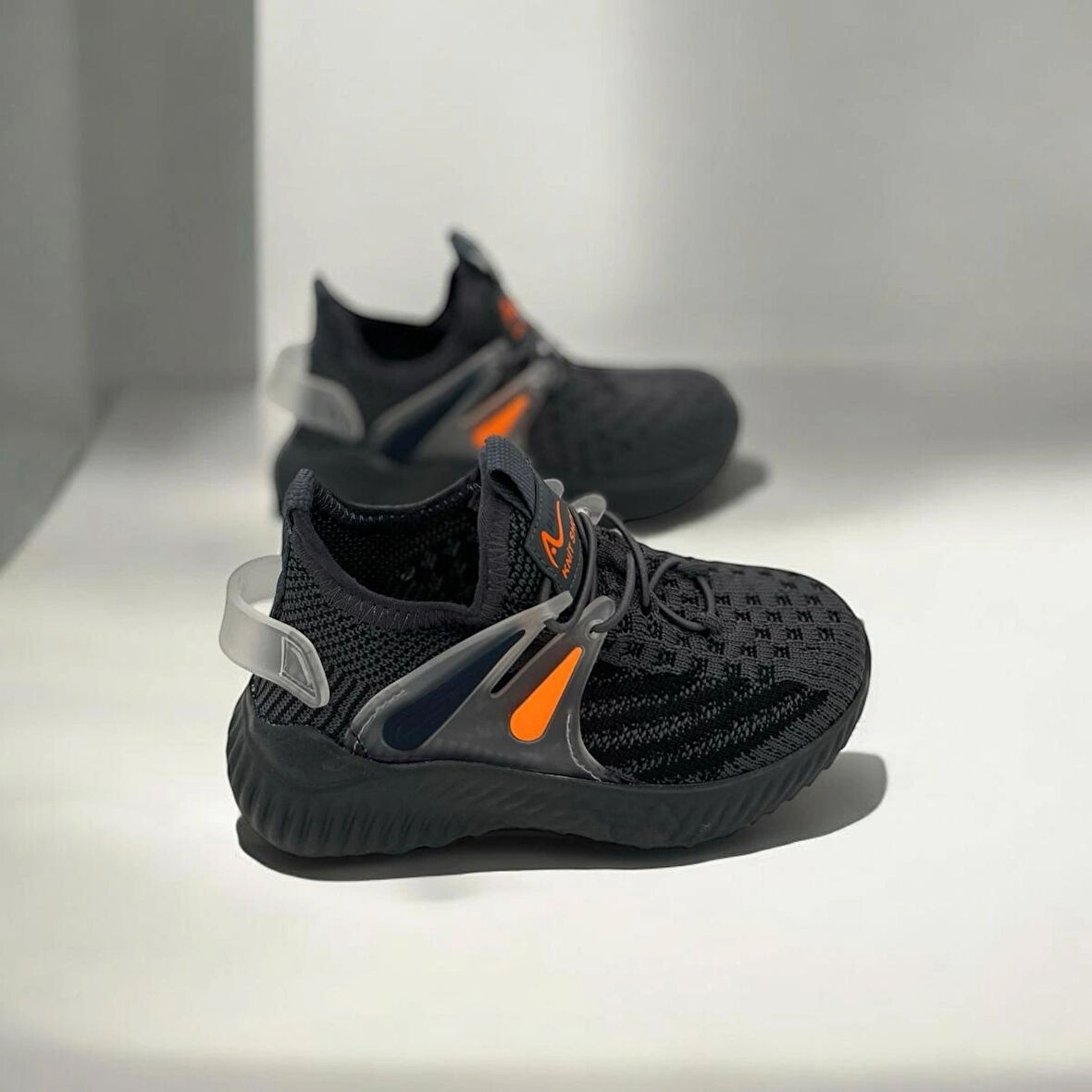 ERKEK ÇOCUK TRİKO SNEAKER 