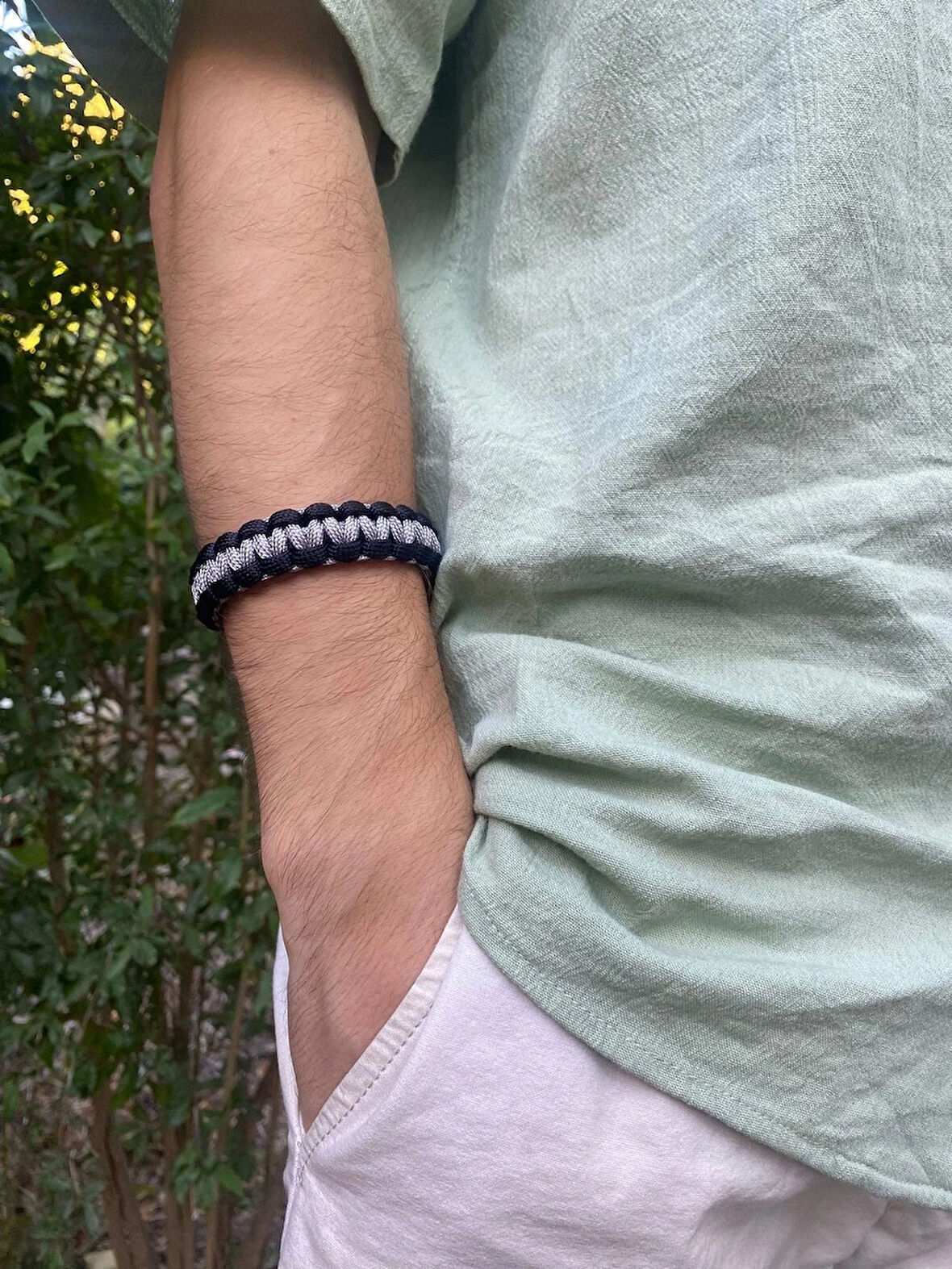 PARACORD BİLEKLİK GRİ-SİYAH KOBRA MODELİ