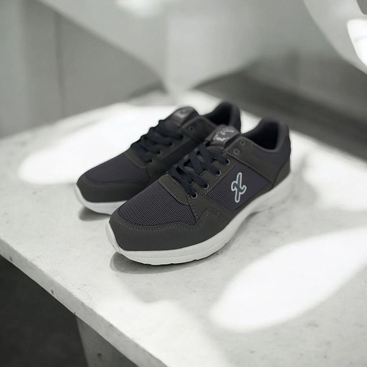 ERKEK RAHAT VE KONFORLU SNEAKER 