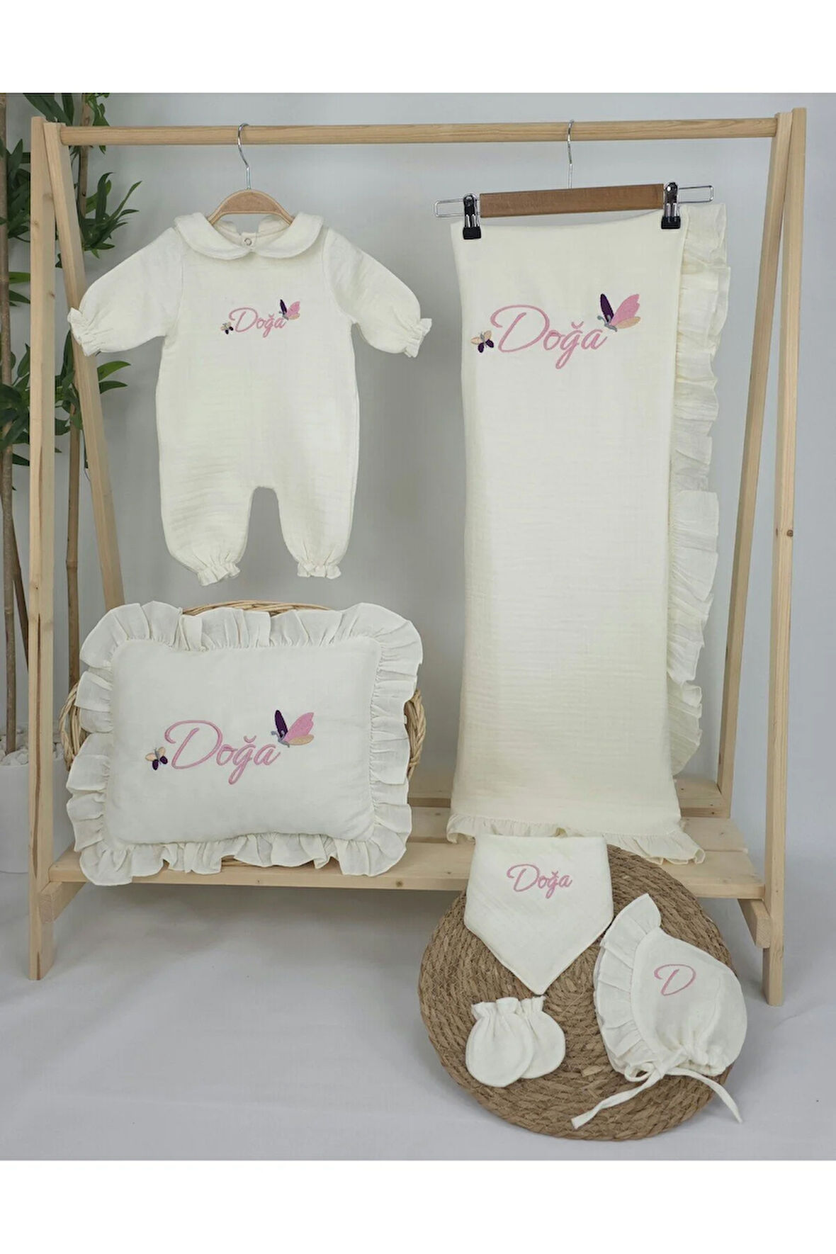 Müslin Yeni Doğan 4Katlı Organik %100Pamuk Kişiye Özgü Nakışlı Hastane Çıkış Seti (Kelebek Model-1)
