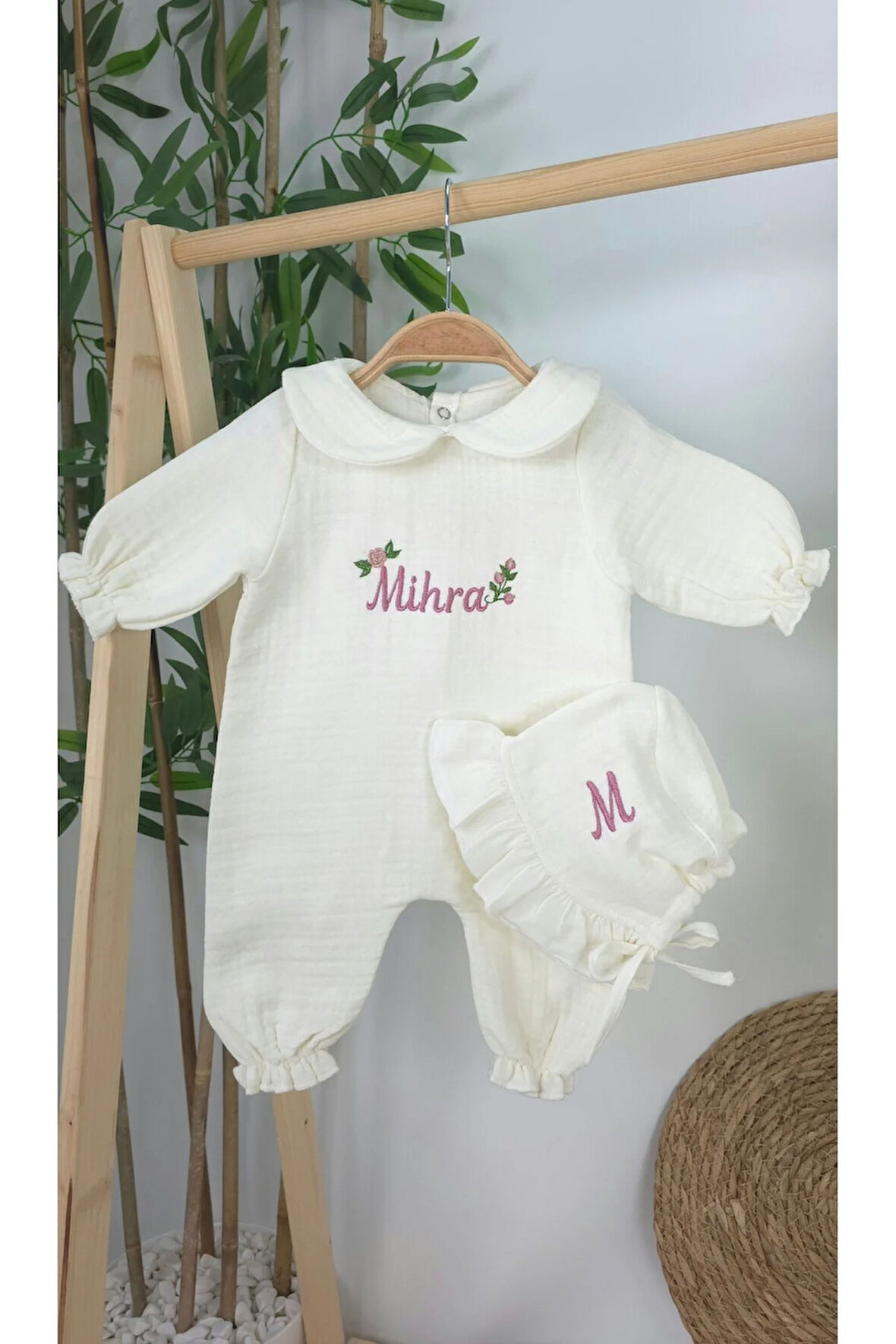 Müslin Yeni Doğan 4Katlı Organik %100Pamuk Kişiye Özgü Nakışlı Hastane Çıkış Seti (Güllü Mode-3)