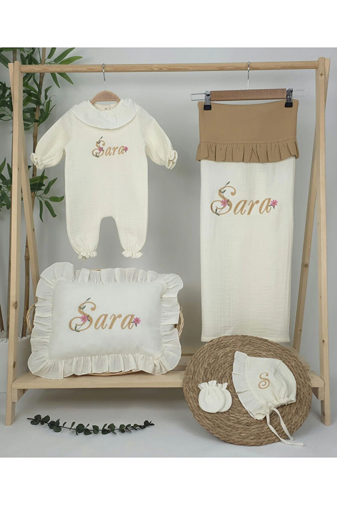Müslin Yeni Doğan 4Katlı Organik %100Pamuk Kişiye Özgü Nakışlı Hastane Çıkış Seti (Papatya Model-13)