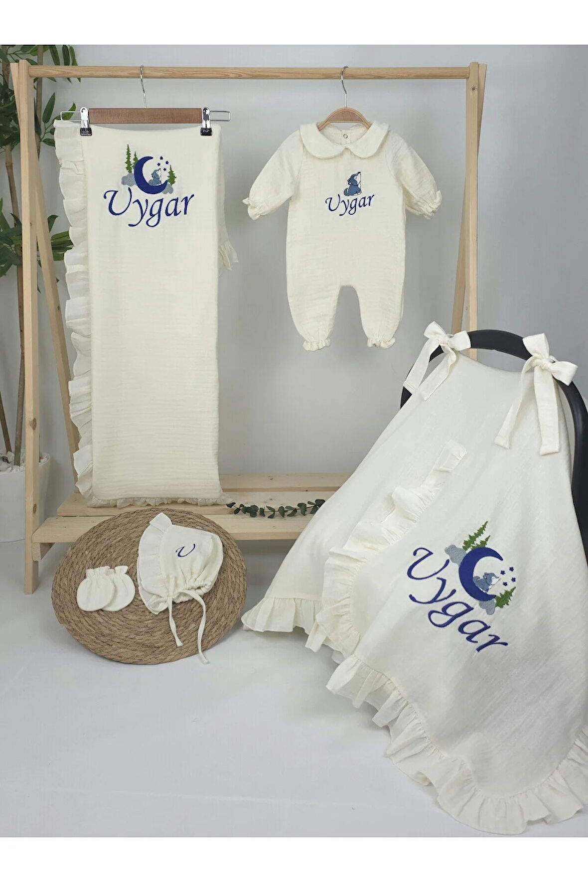 Müslin Yeni Doğan 4Katlı Organik %100Pamuk Kişiye Özgü Nakışlı Hastane Çıkış Seti (Kurt Model-2)