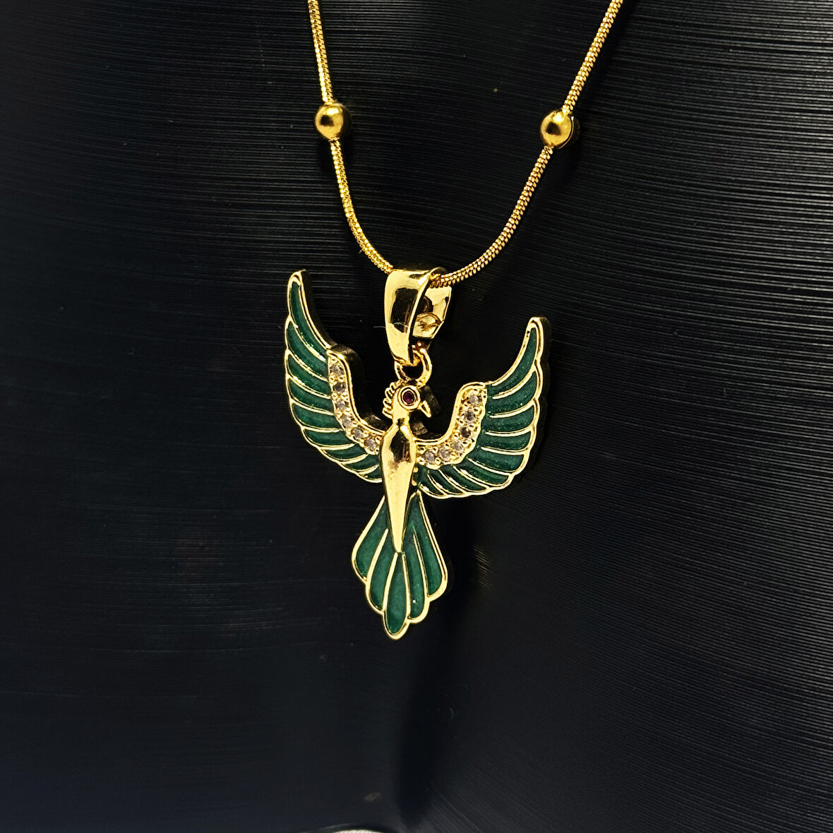 Yeşil Mineli Antik Kuş Kolye