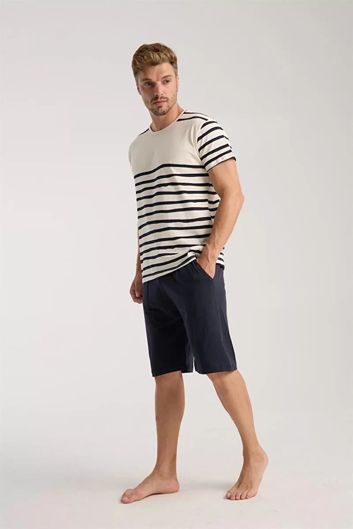 Moda Erkek Krem Sıfır Yaka Kısa Kol Şortlu Pijama Takımı