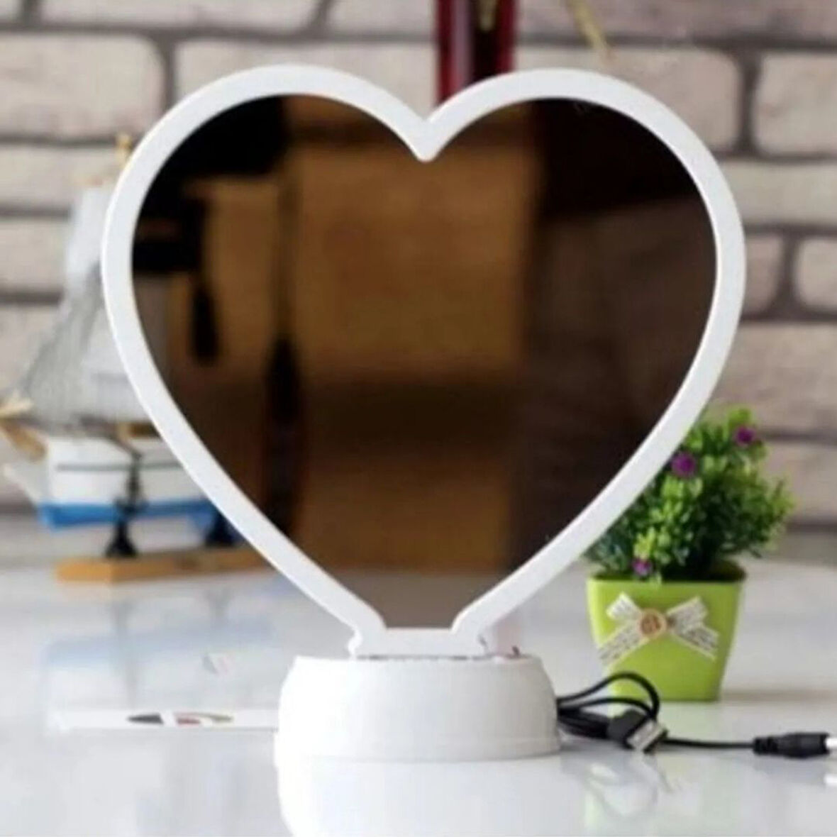 Kişiye Özel Fotoğraflı Kalp Şekilli Sihirli LED Ayna