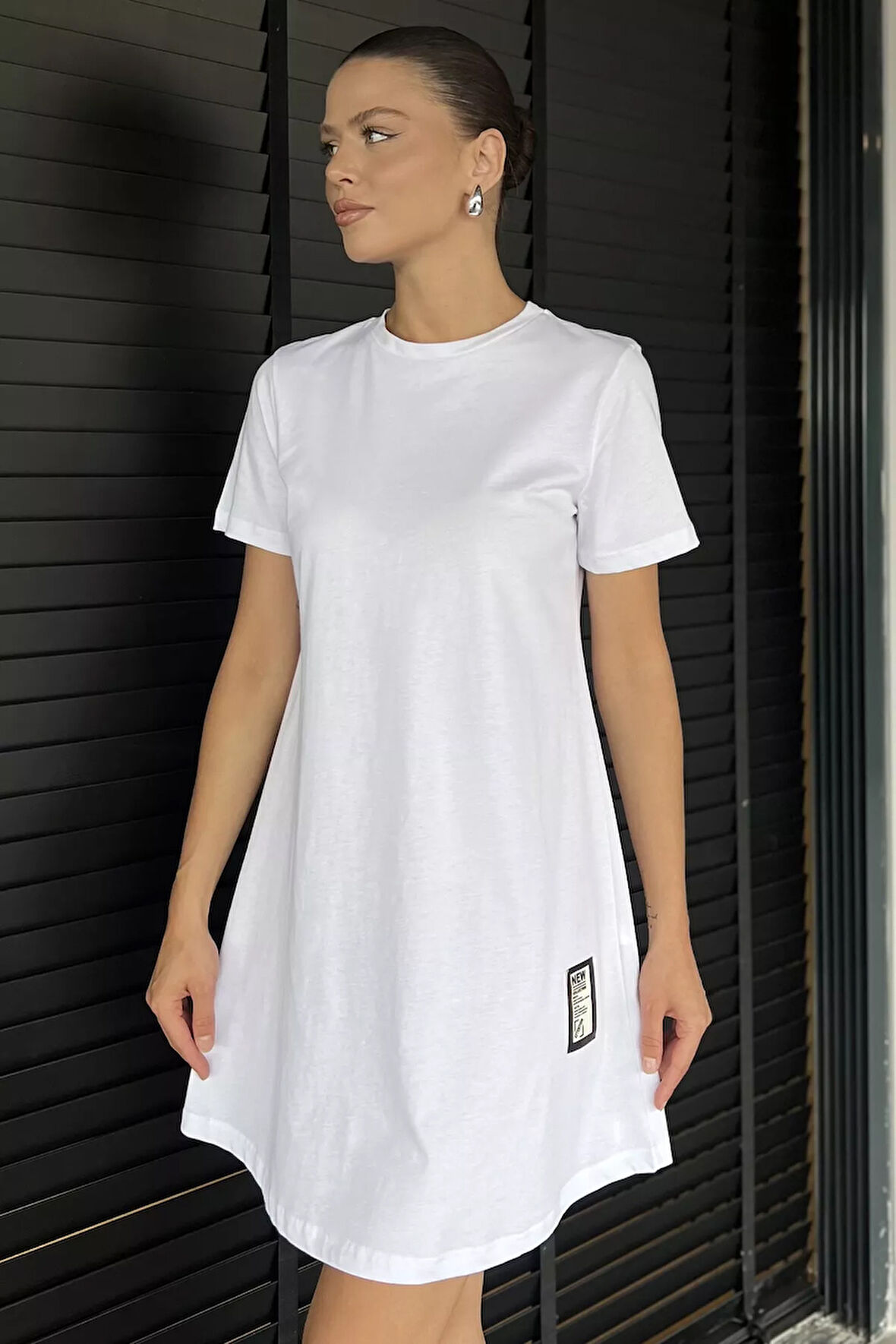 Kadın Bisiklet Yaka Arma Detaylı T-shirt Elbise