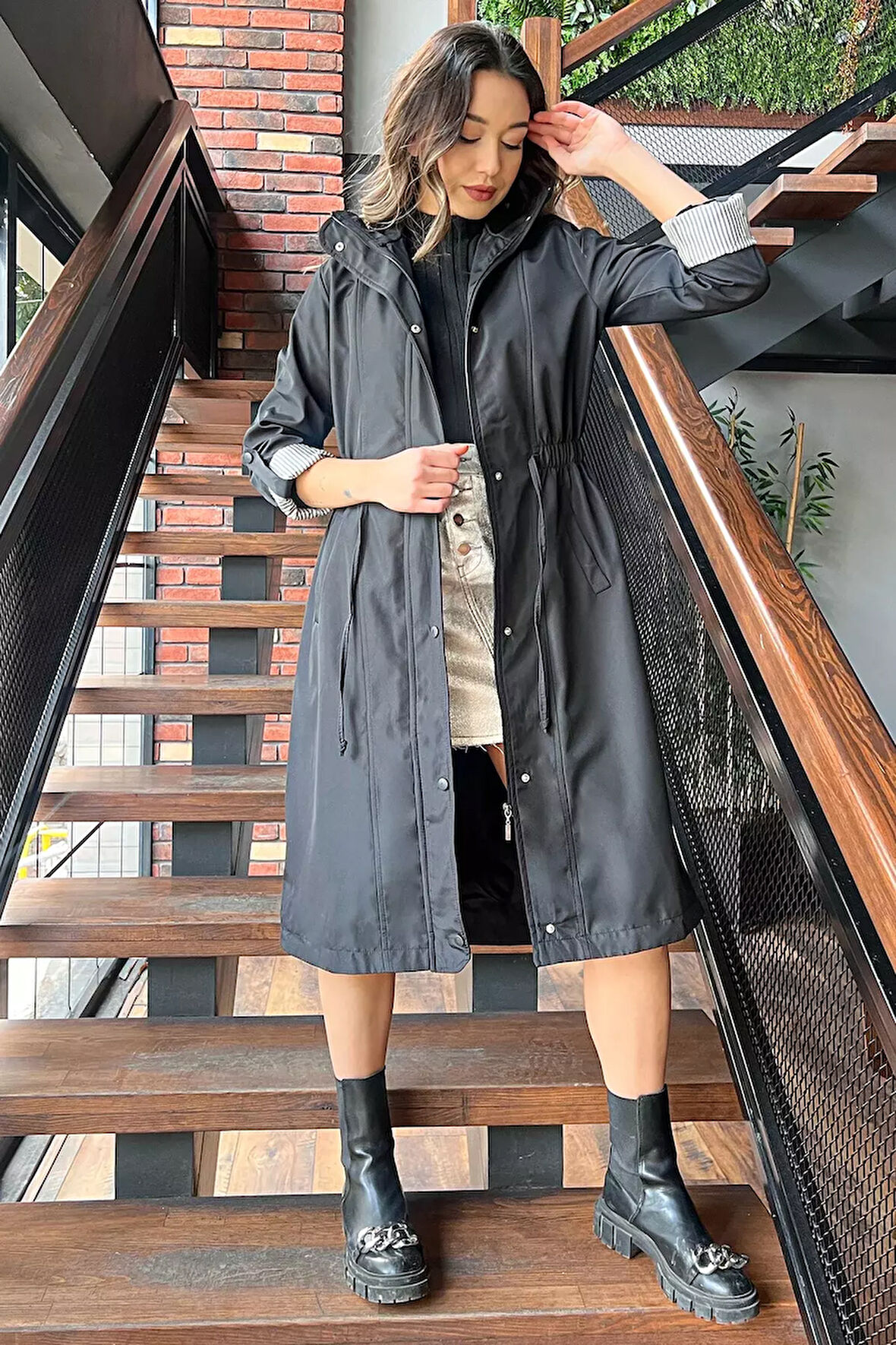 Kadın Bel Bağcıklı Astarlı Slim Fit Uzun Trençkot