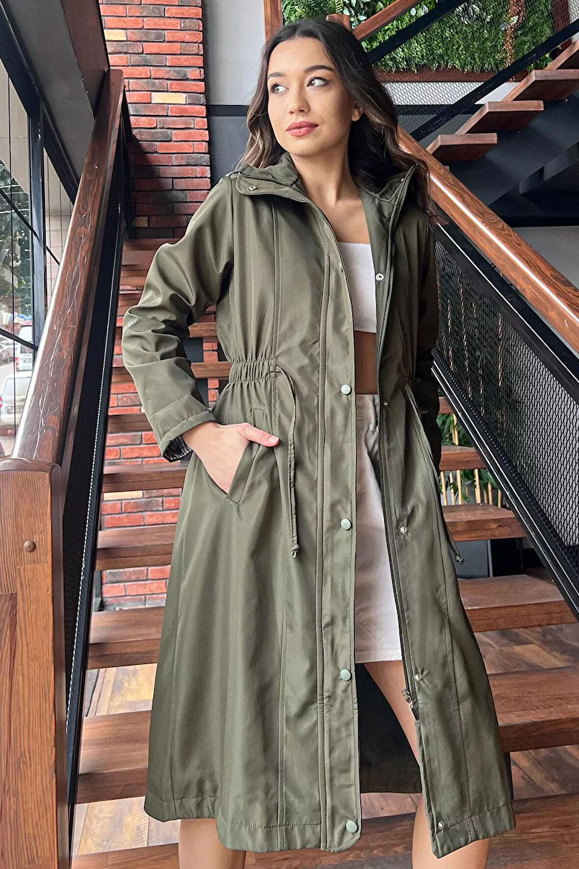Kadın Bel Bağcıklı Astarlı Slim Fit Uzun Trençkot