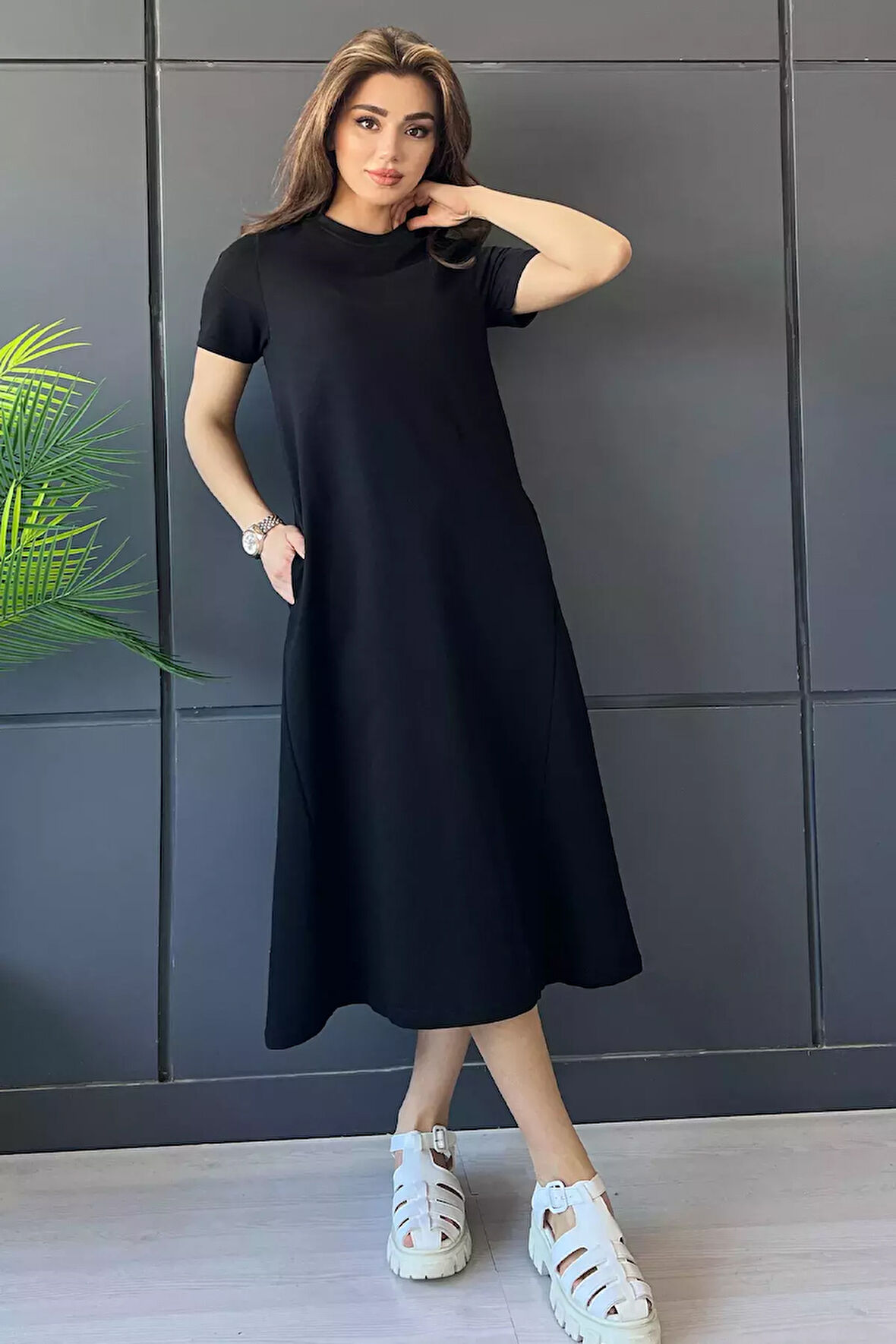 Bisiklet Yaka Cep Detaylı Kısa Kol Elbise