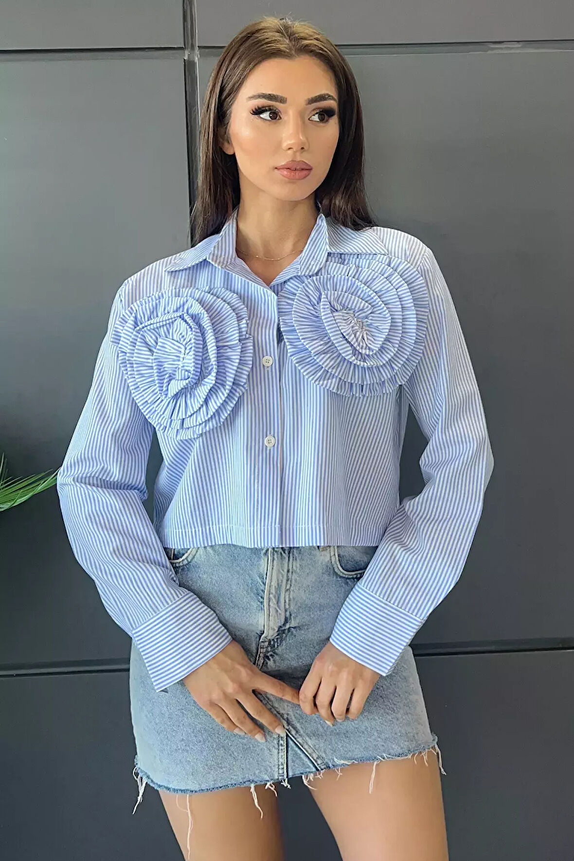 Gül Motifli Çizgi Desen Kadın Gömlek