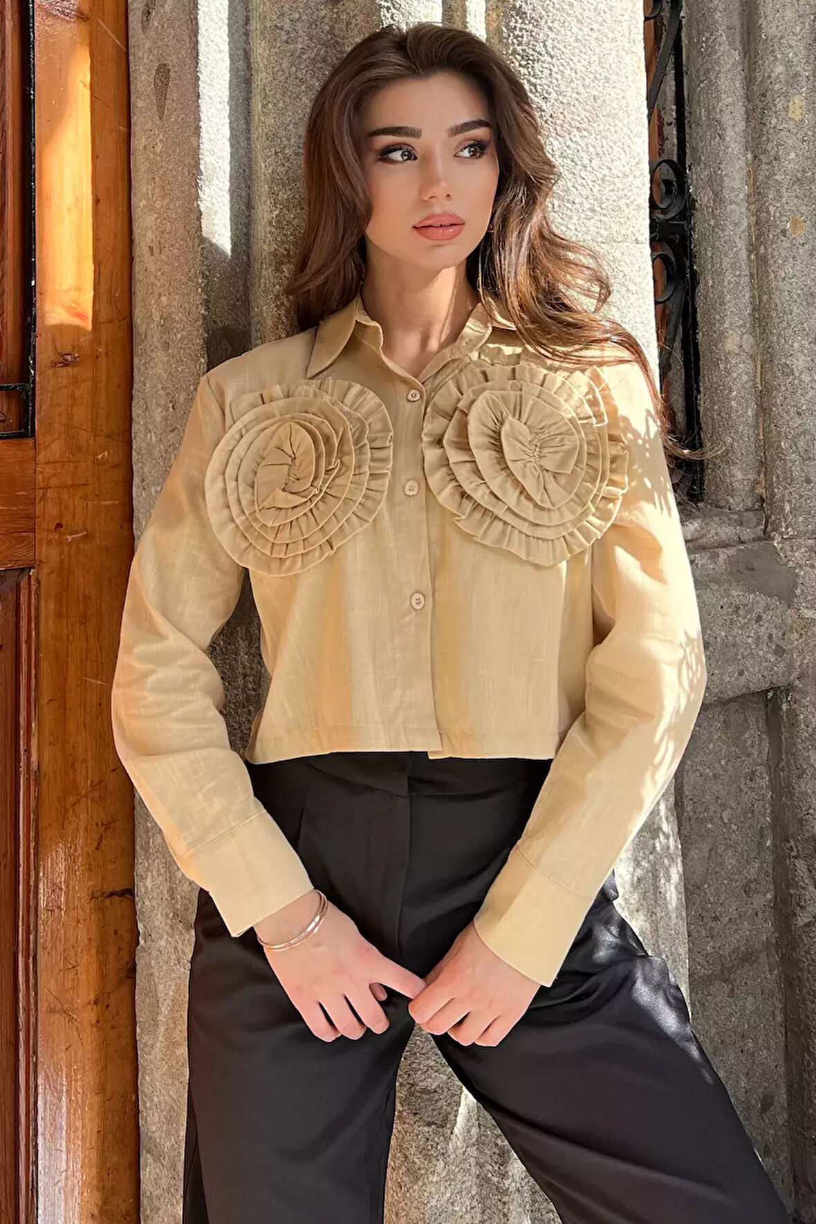 Çiçekli Keten Crop Top Gömlek