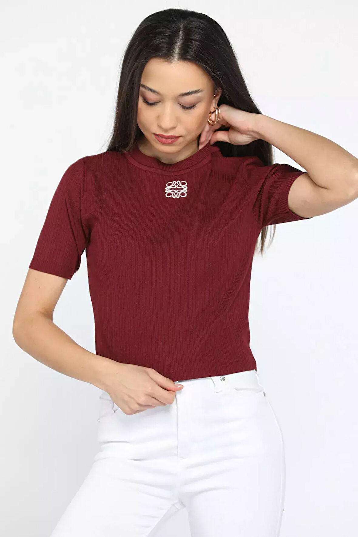 Bisiklet Yaka Ön Nakışlı Likralı Kadın Bluz