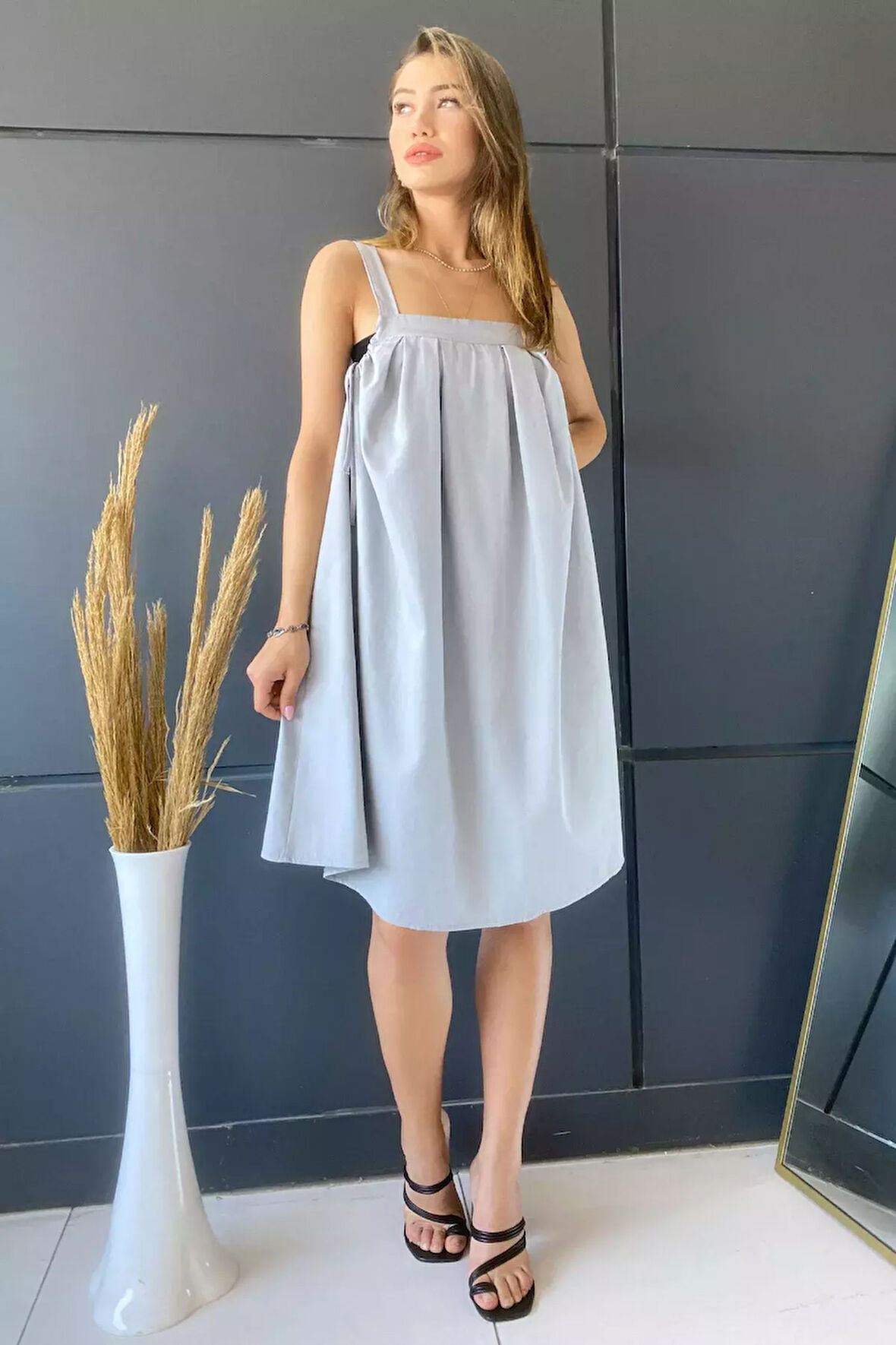 Kalın Askılı Yan Bağlamalı Gabardin Pileli Elbise