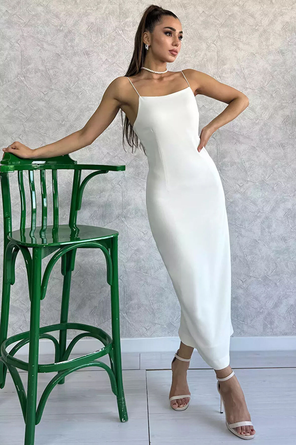 Lastik Askılı Yırtmaç Detaylı Kadın Elbise