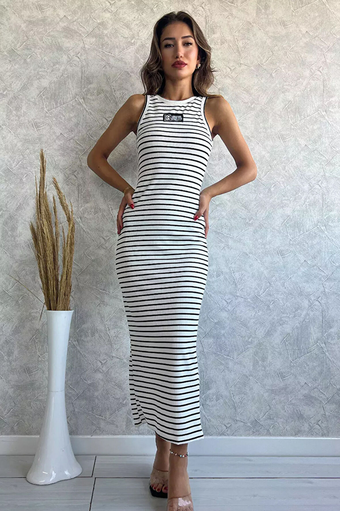 Bisiklet Yaka Amblem Detaylı Kadın Çizgi Desenli Likralı Elbise