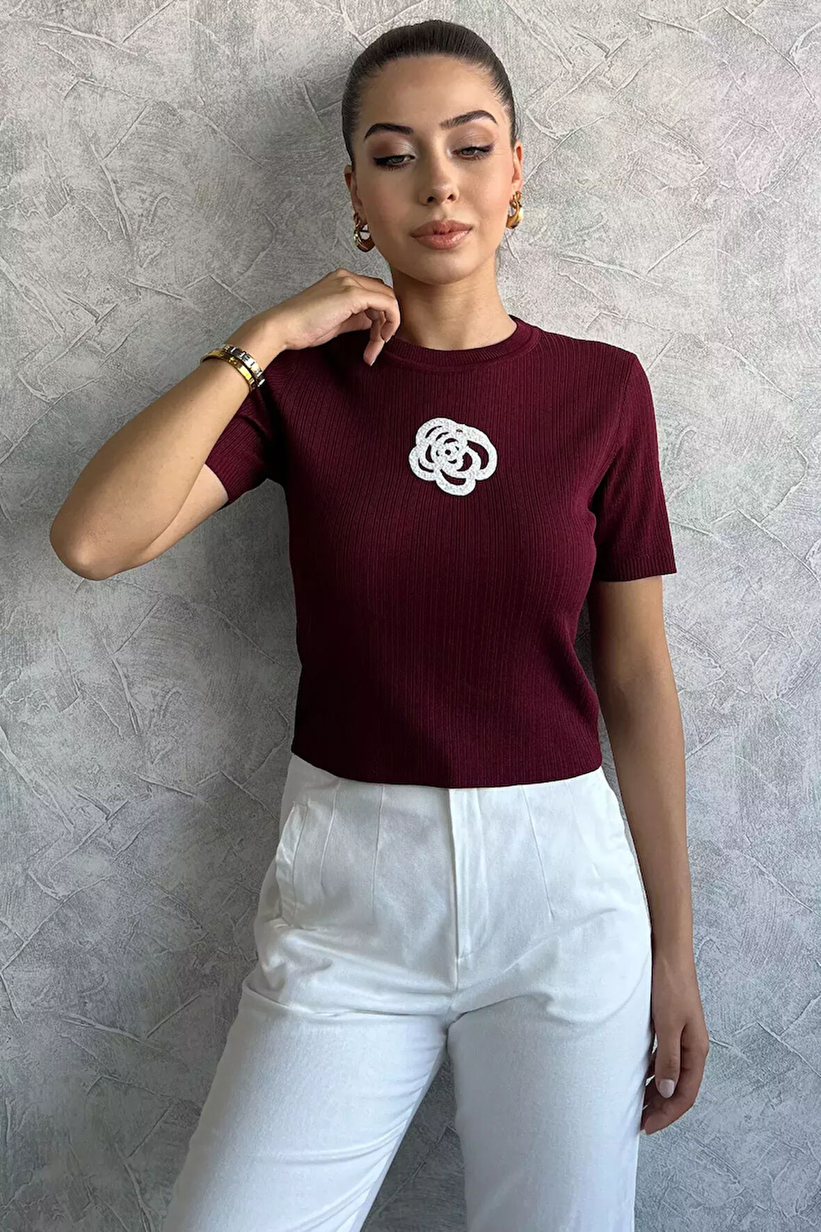 Kendinden Desenli Önü Gül İşlemeli Kadın Crop Top Bluz