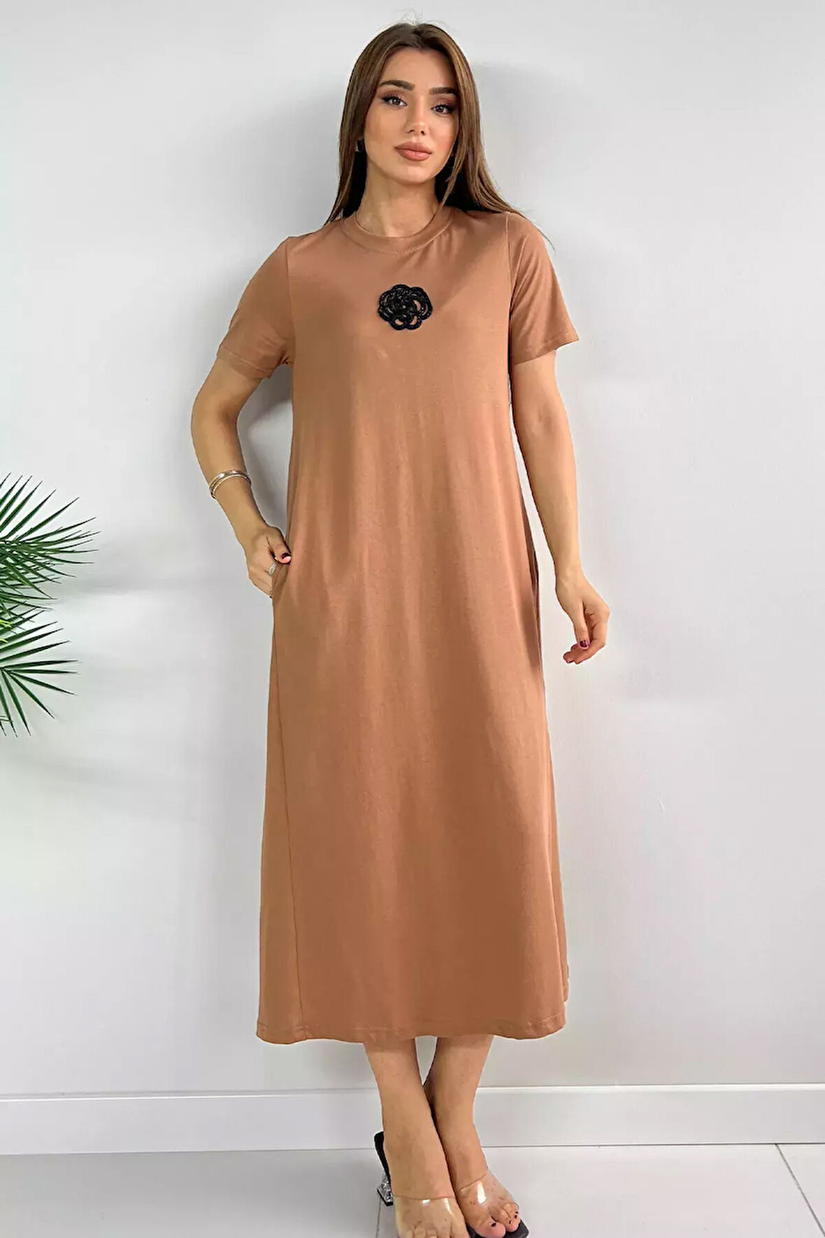 Gül Nakışlı Cepli Elbise