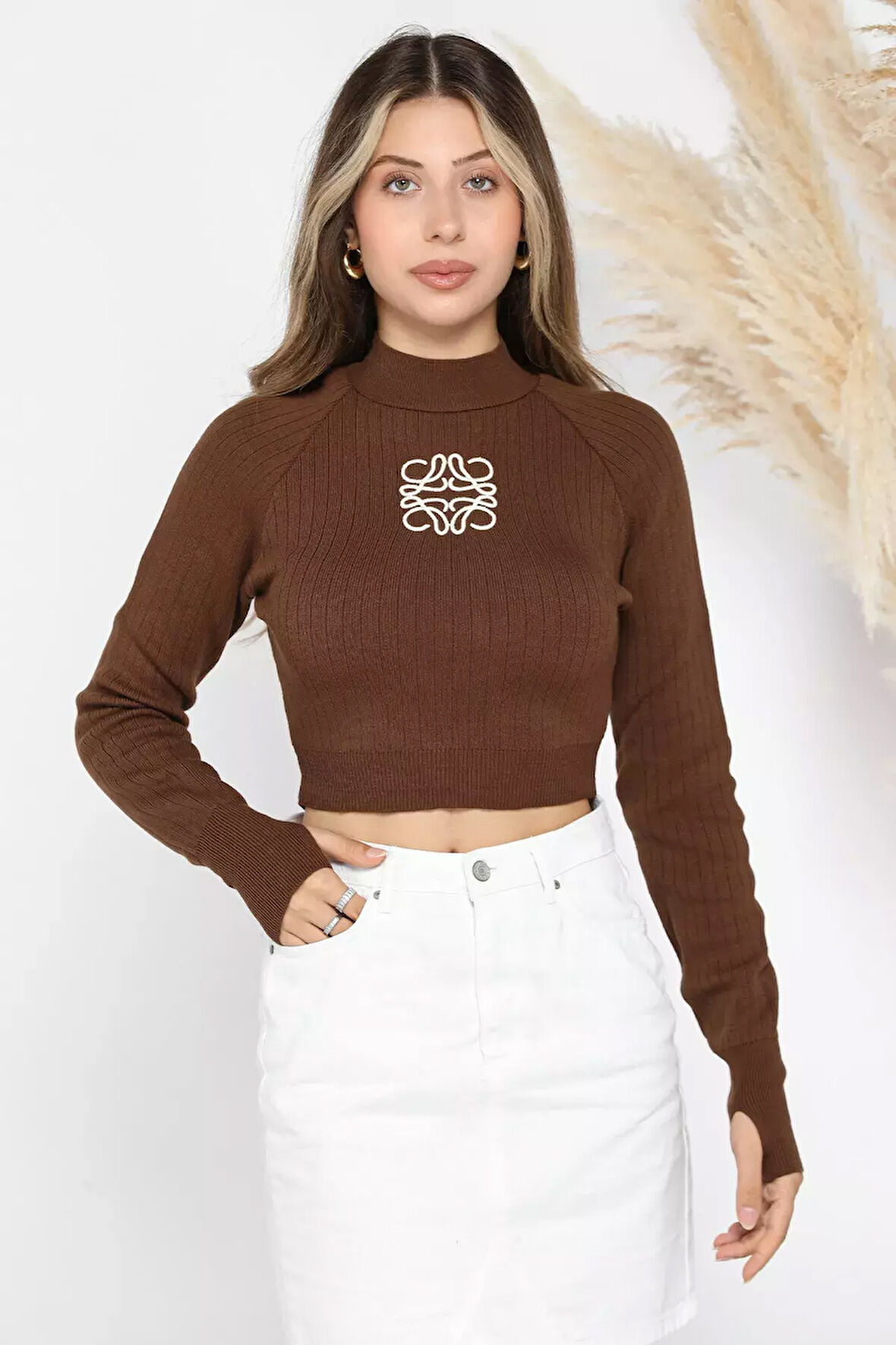 Ön Nakışlı Crop Top Triko Bluz