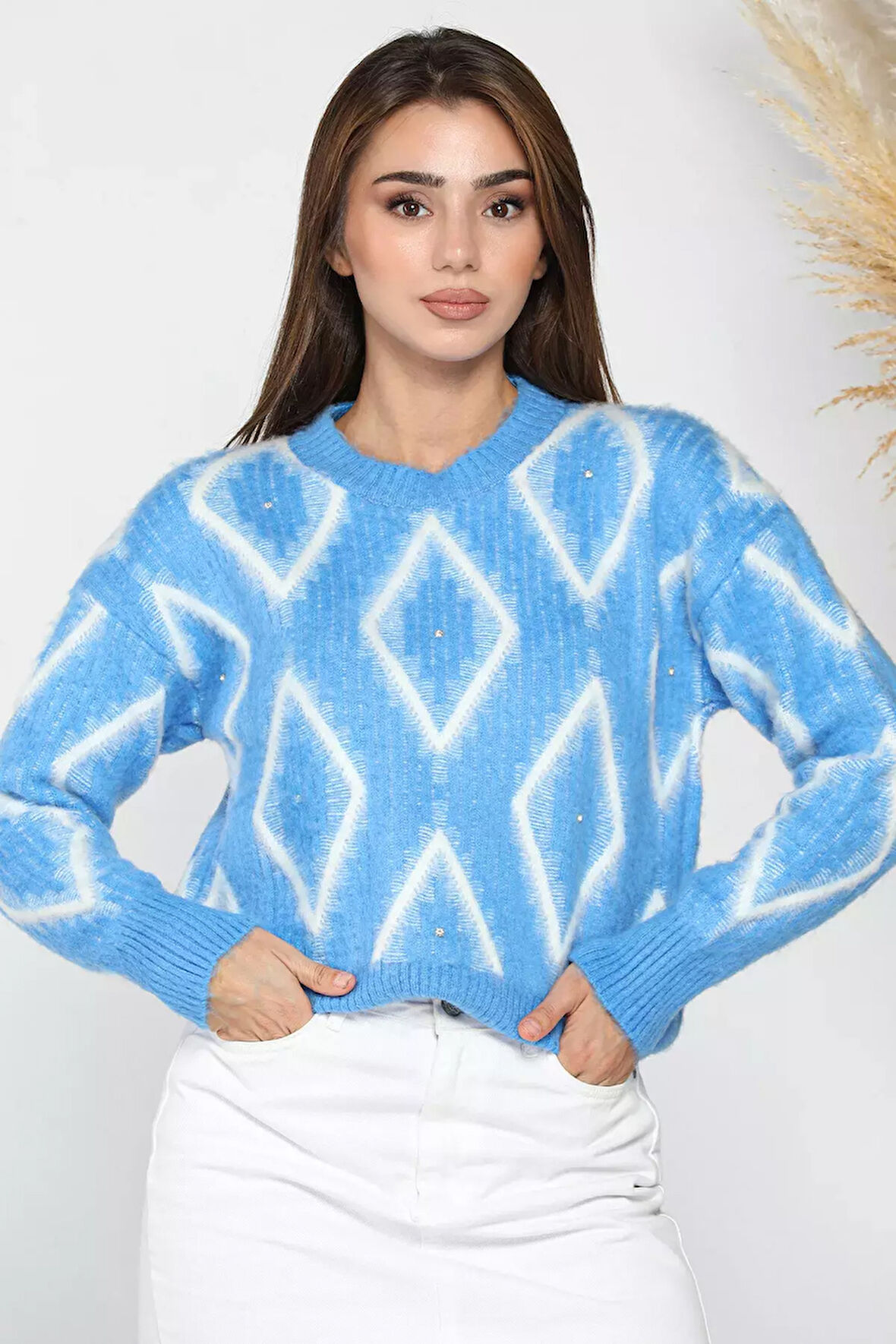 Kadın Desenli Taş İşlemeli Triko Kazak