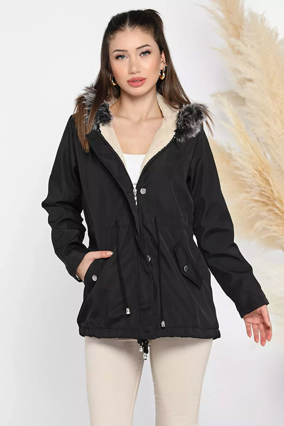 Kadın Kapüşonlu İçi Peluş Mont