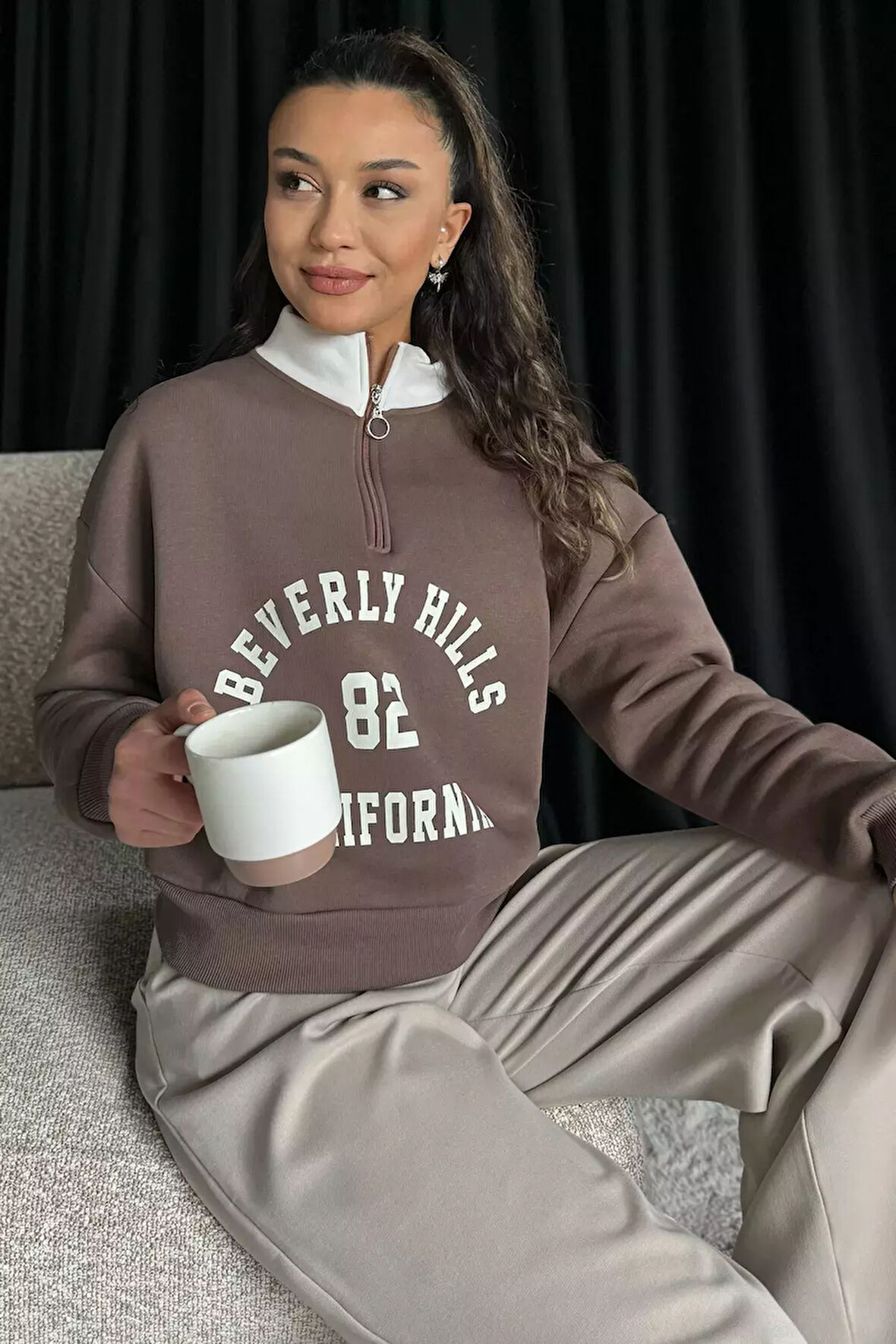 Yarım Fermuarlı Şardonlu Kadın Sweatshirt