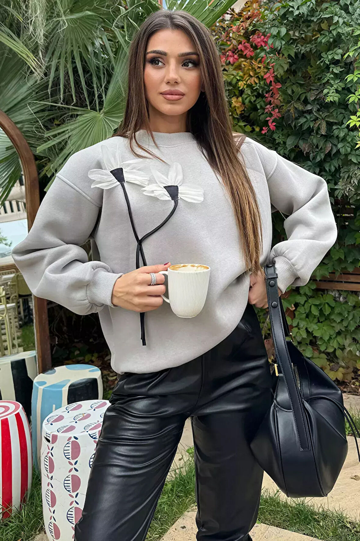 Gül Detaylı Şardonlu Sweatshirt